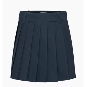Navy blue ‘Dormer Skirt’ by Aritzia Babaton